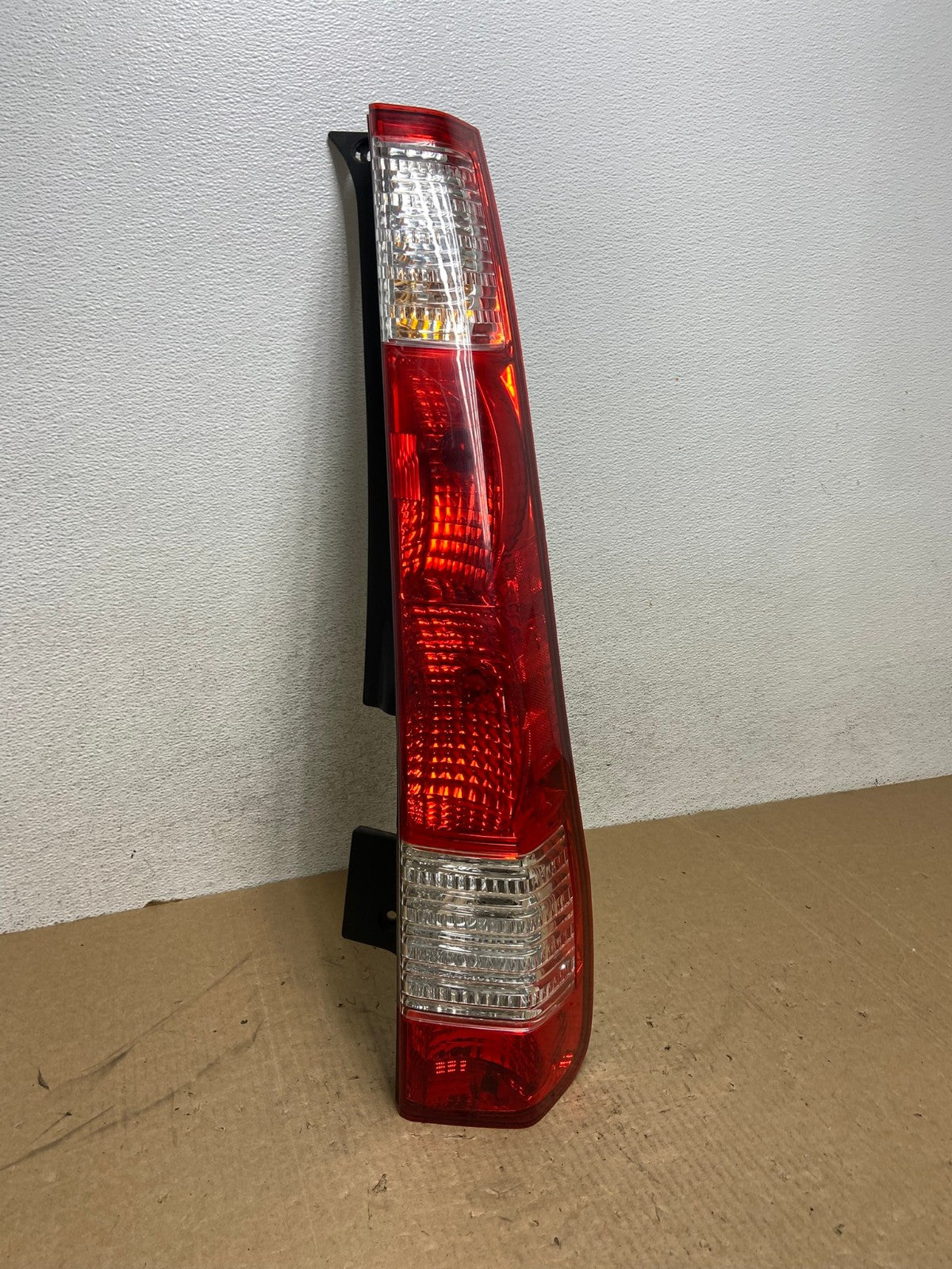 2005 to 2006 Honda Cr-v Crv Right Passenger Side Tail Light AG1053 LK2