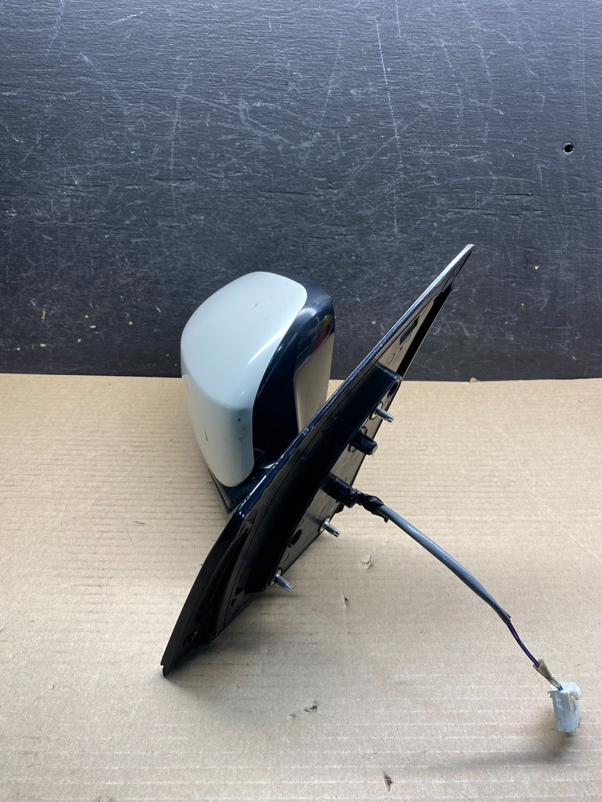 2009 to 2014 Nissan Murano Right Passenger Side View Door Mirror AH9671 DW2