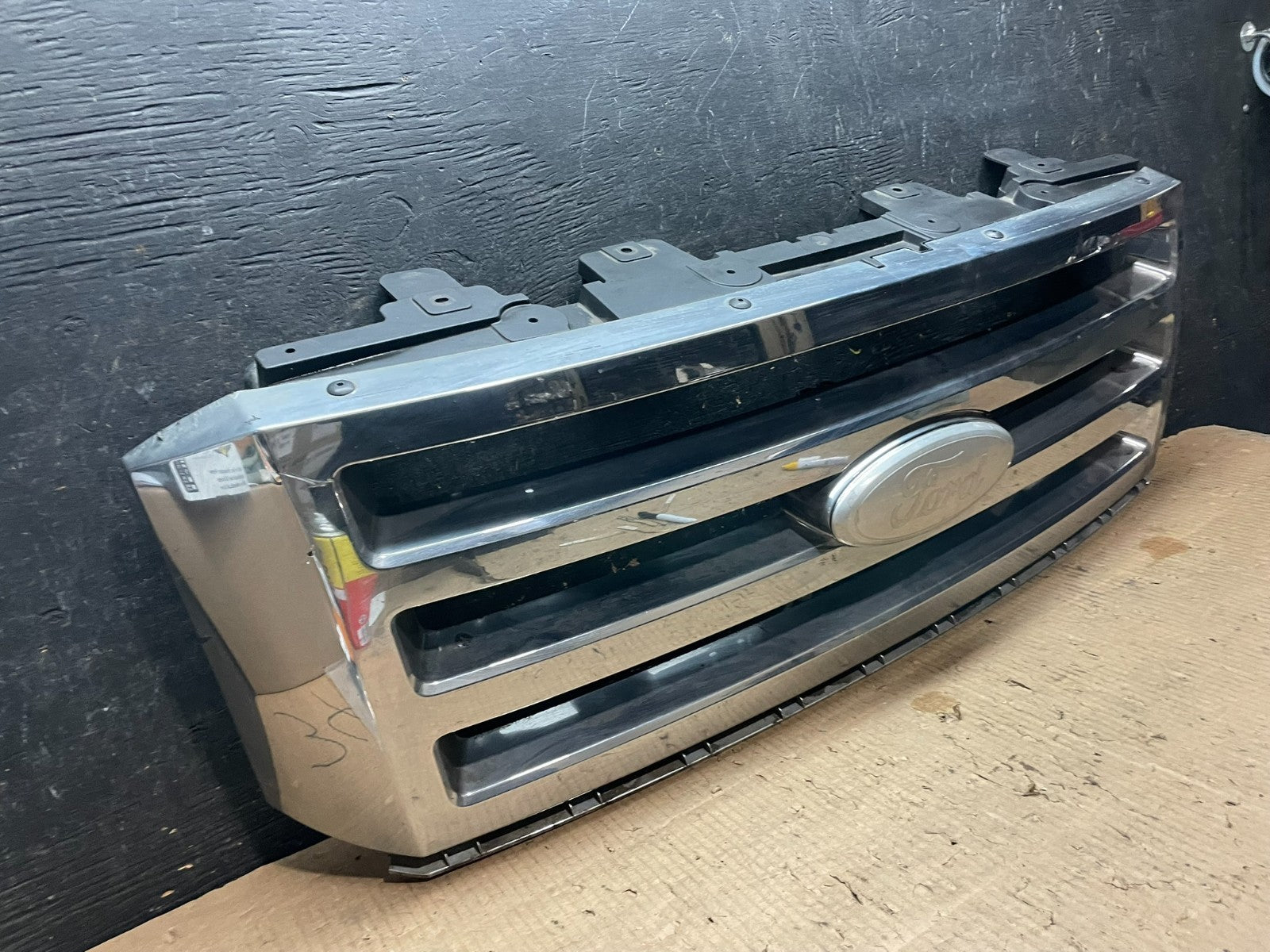 2007 to 2014 Ford Expedition Front Upper Chrome Grill Grille Oem y6527 DG1