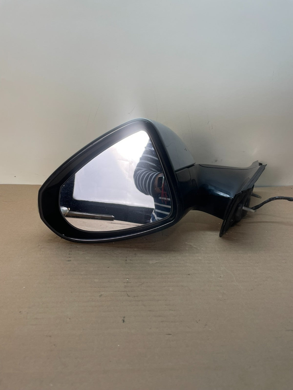 2011 to 2015 Chevrolet Volt Left Driver View Door Mirror ah8798 DG9