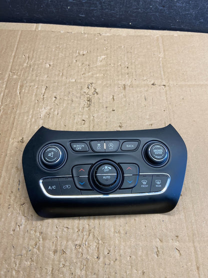 2014 to 2017 Jeep Cherokee Heater Climate Temperature Control AD6795 DG0