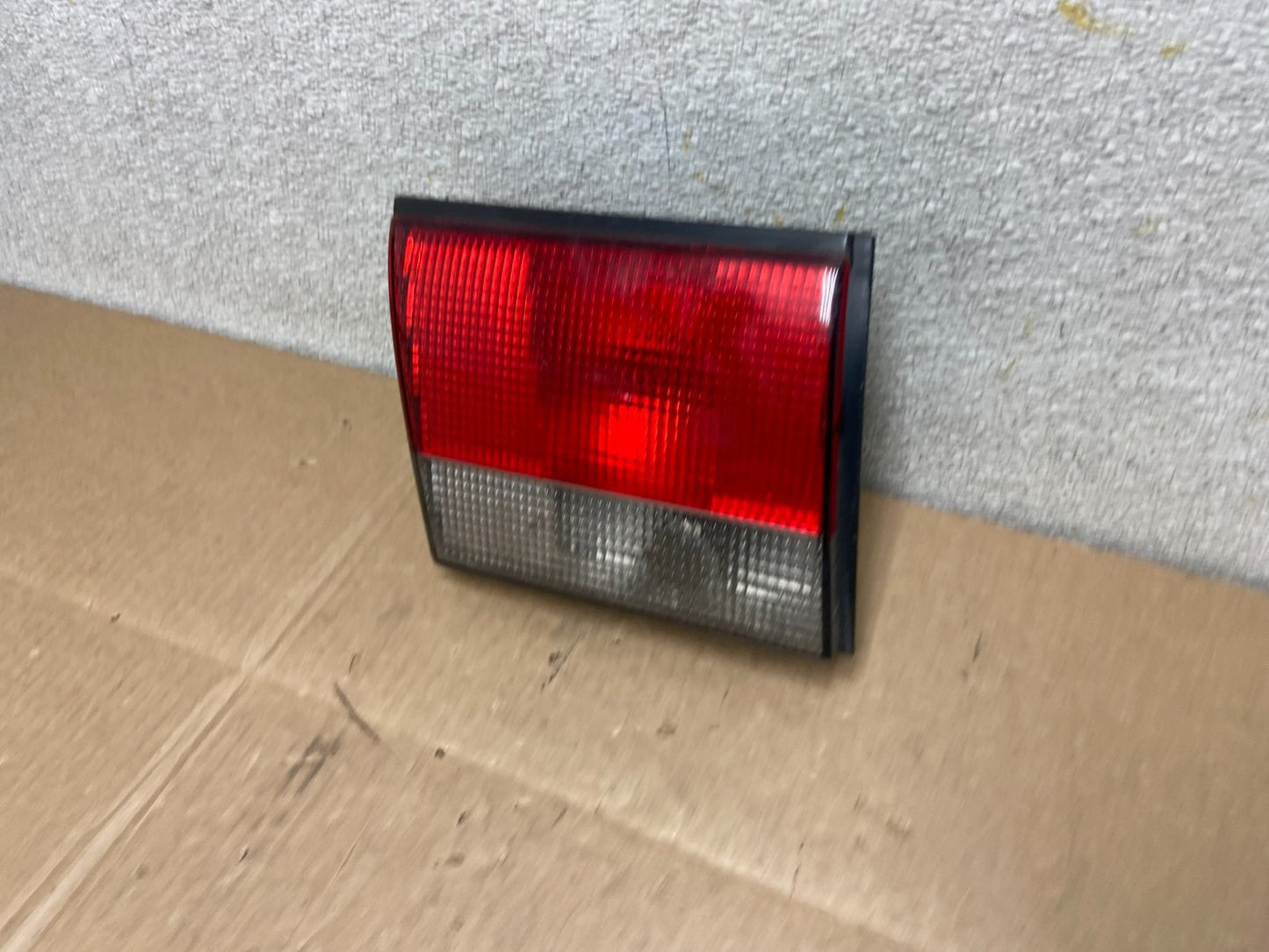 1994 to 1998 Saab 900 & Turbo Left Driver Side Tail Light Inner Y8582 DG1
