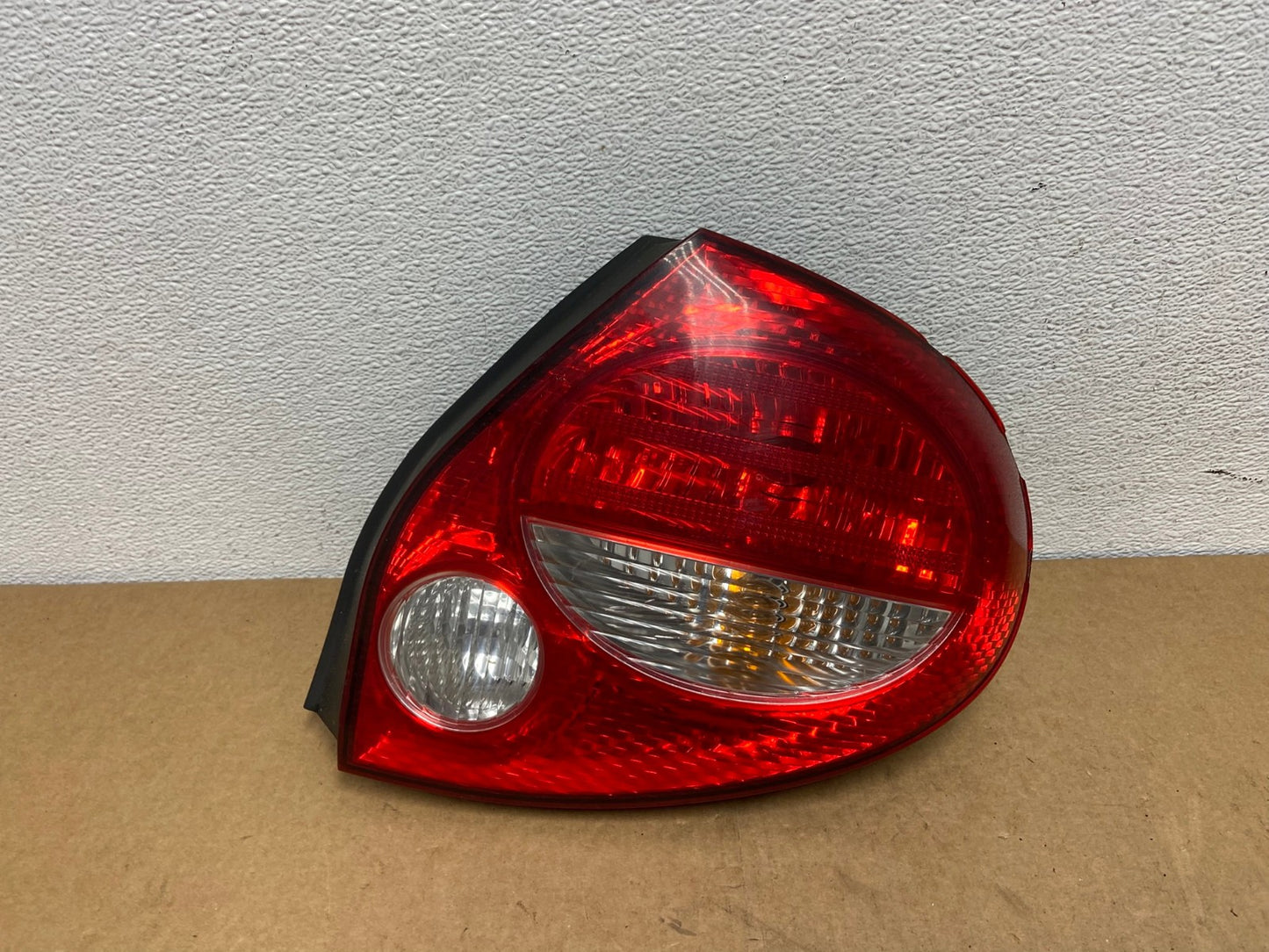 2000 to 2001 Nissan Maxima Right Passenger Rh Side Tail Light OEM AC1819 LK0