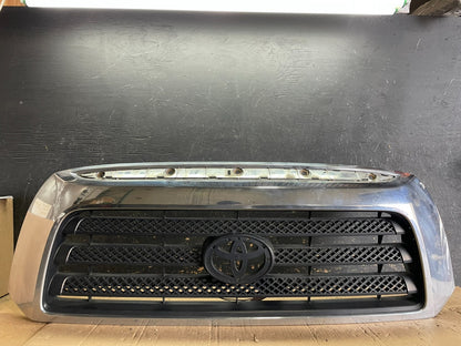 2007 to 2009 Toyota Tundra Front Upper Grill Grille W/ Emblem AA8913 DG0