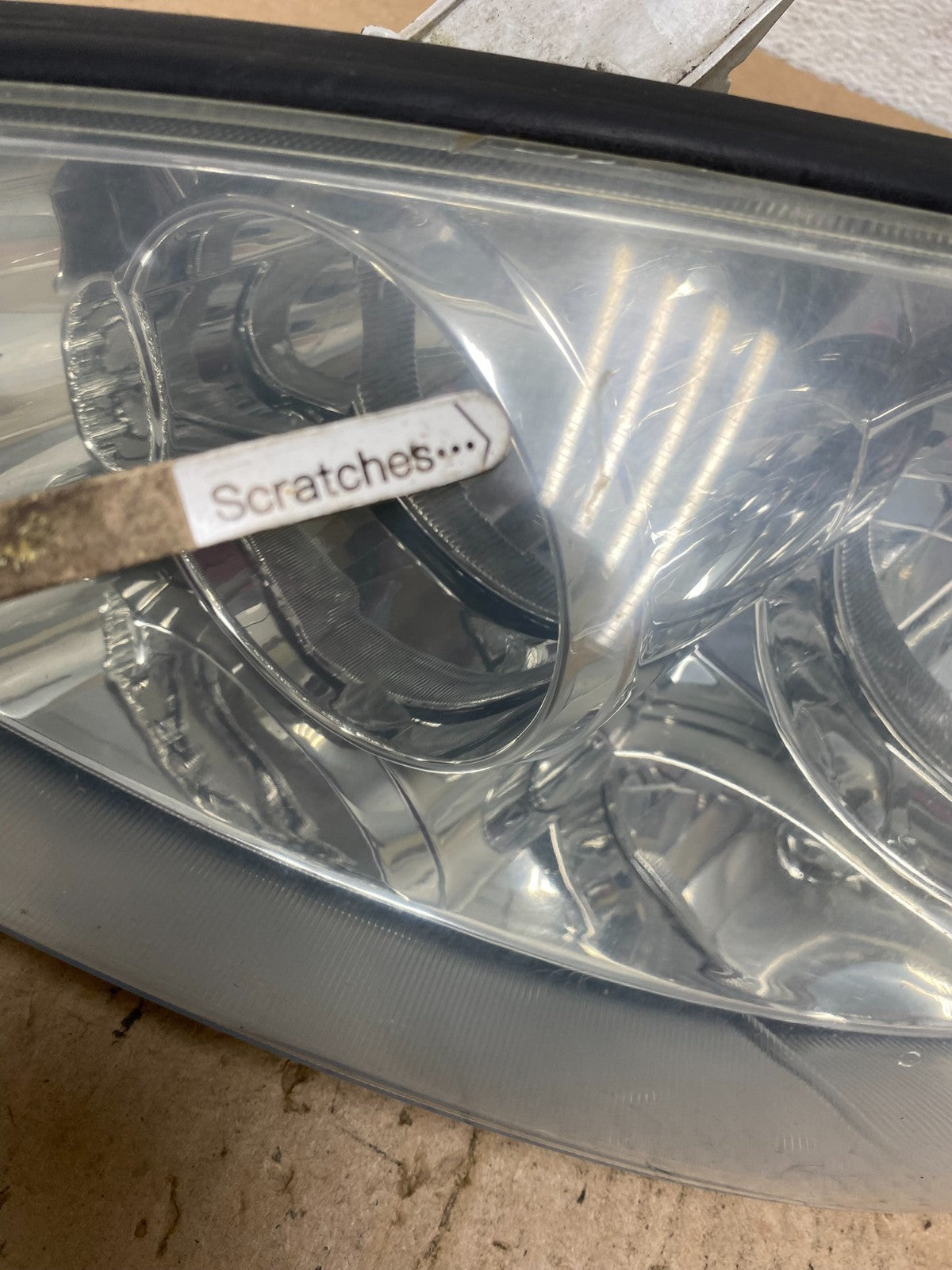 2005 to 2006 Toyota Camry Left Driver LH Halogen Headlight AE6605 DW3
