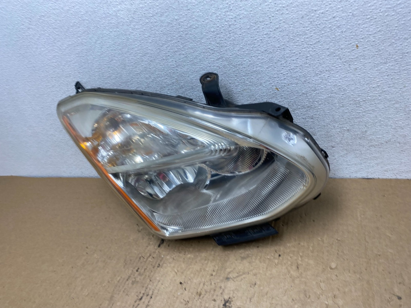 2009-2013 Nissan Rogue Right Passenger Halogen Headlight AG2457 DW1