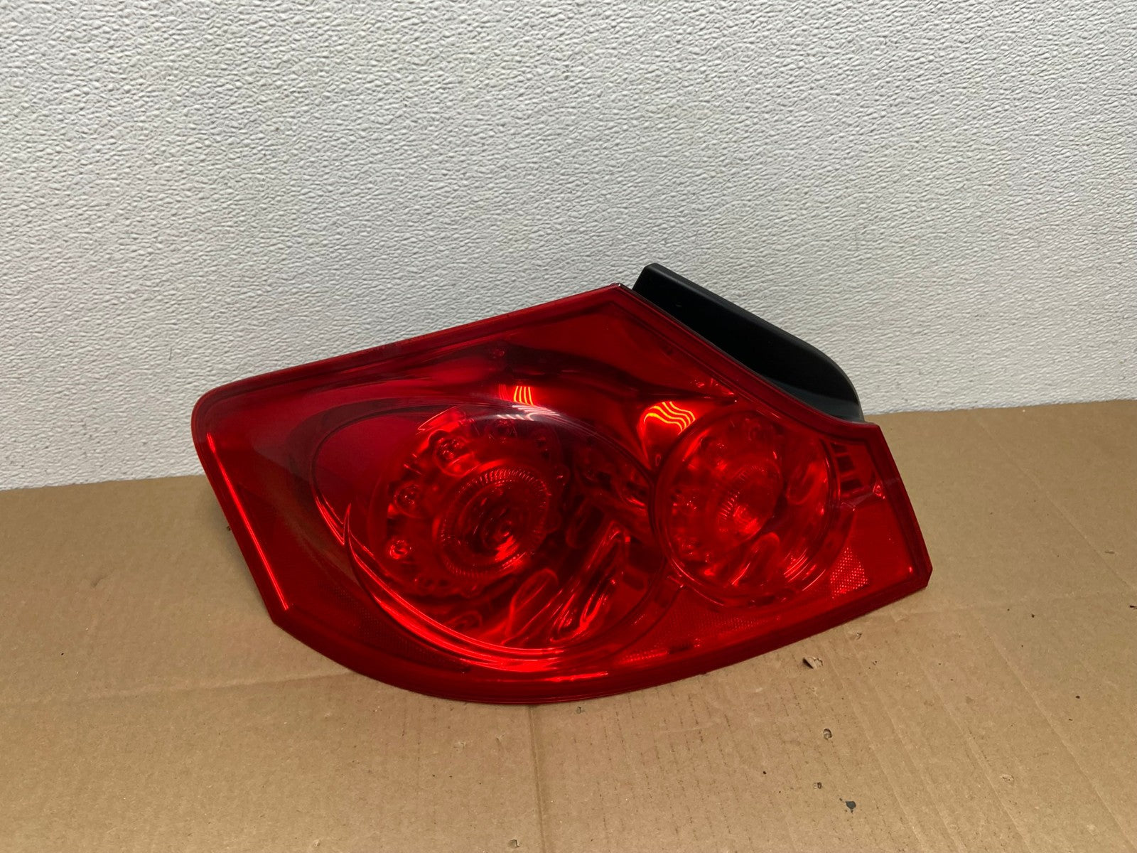 2007 to 2013 Infiniti G35 G37 Sedan Left Driver LH Side Tail Light Oem AB80650