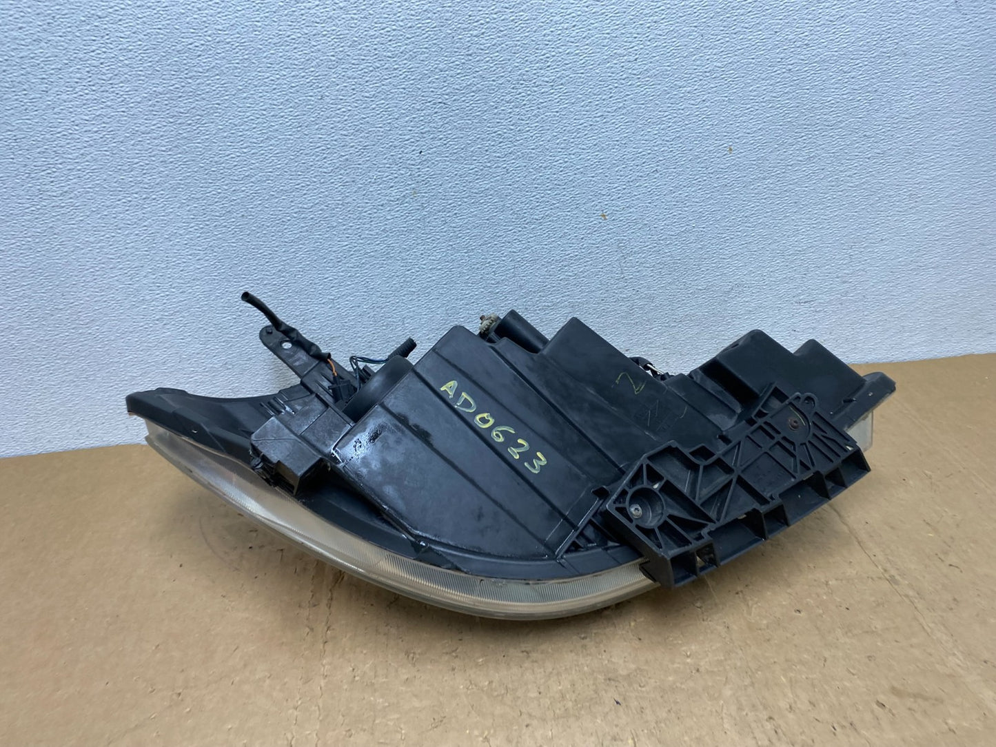 2008 to 2012 Nissan Versa Headlight Halogen Left Driver Lh Side AD0623 DW8