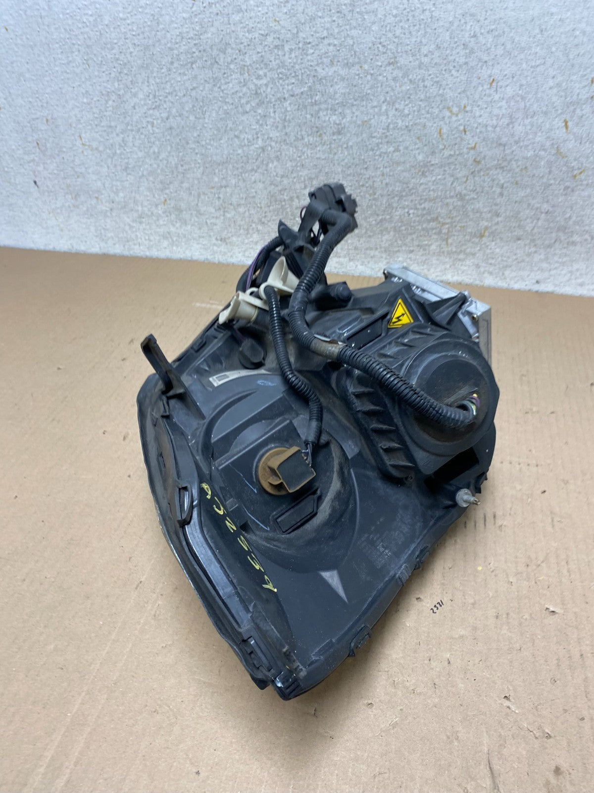 2006 to 2011 Cadillac DTS Left Driver Lh Xenon Hid Headlight AJ2539 DW10