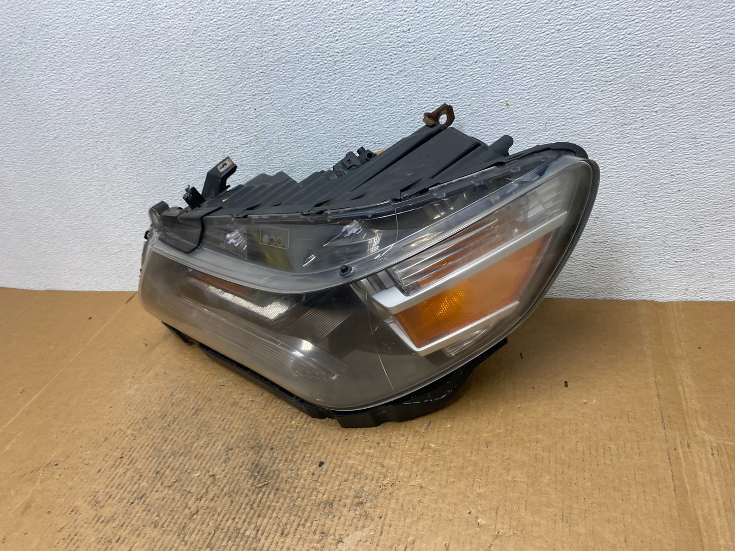 2009 to 2012 Acura RL Left Driver LH Side Xenon HID Headlight AE1466 DG1