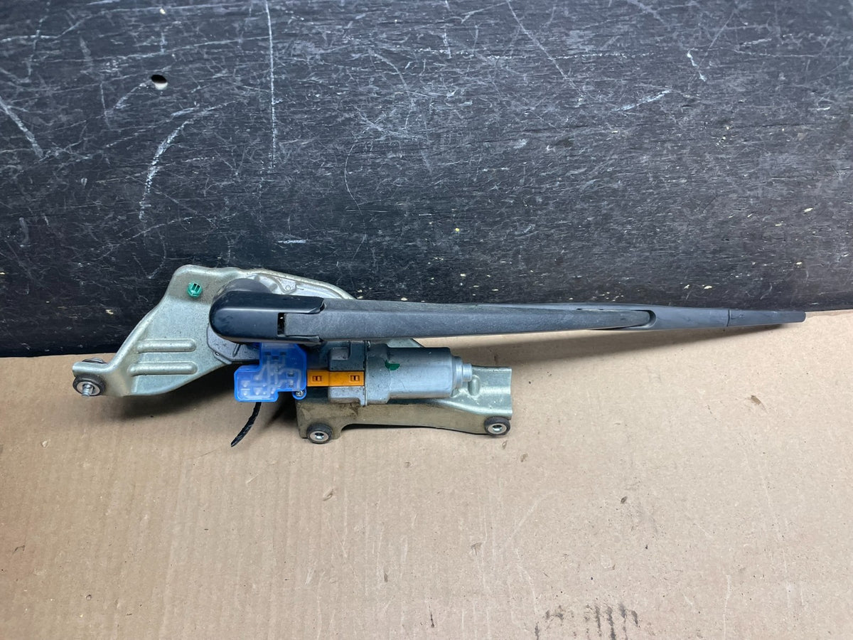2010 to 2013 Subaru Forester Rear Windshield Washer Wiper Motor u9263 DG0