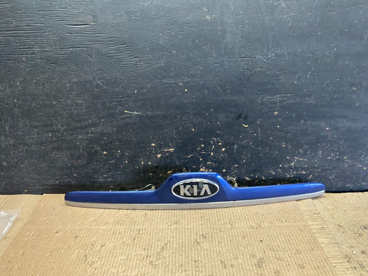 2004 to 2006 Kia Spectra Trunk Lid Finish Molding W6115 PS0