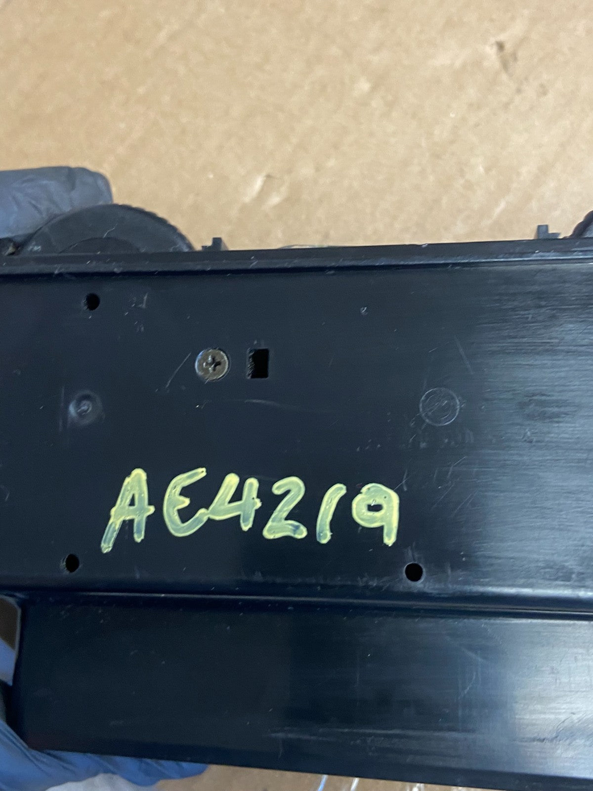 1990 to 1996 Mercedes R129 500SL SL320 Front Center Air Vent AE4219 DG5