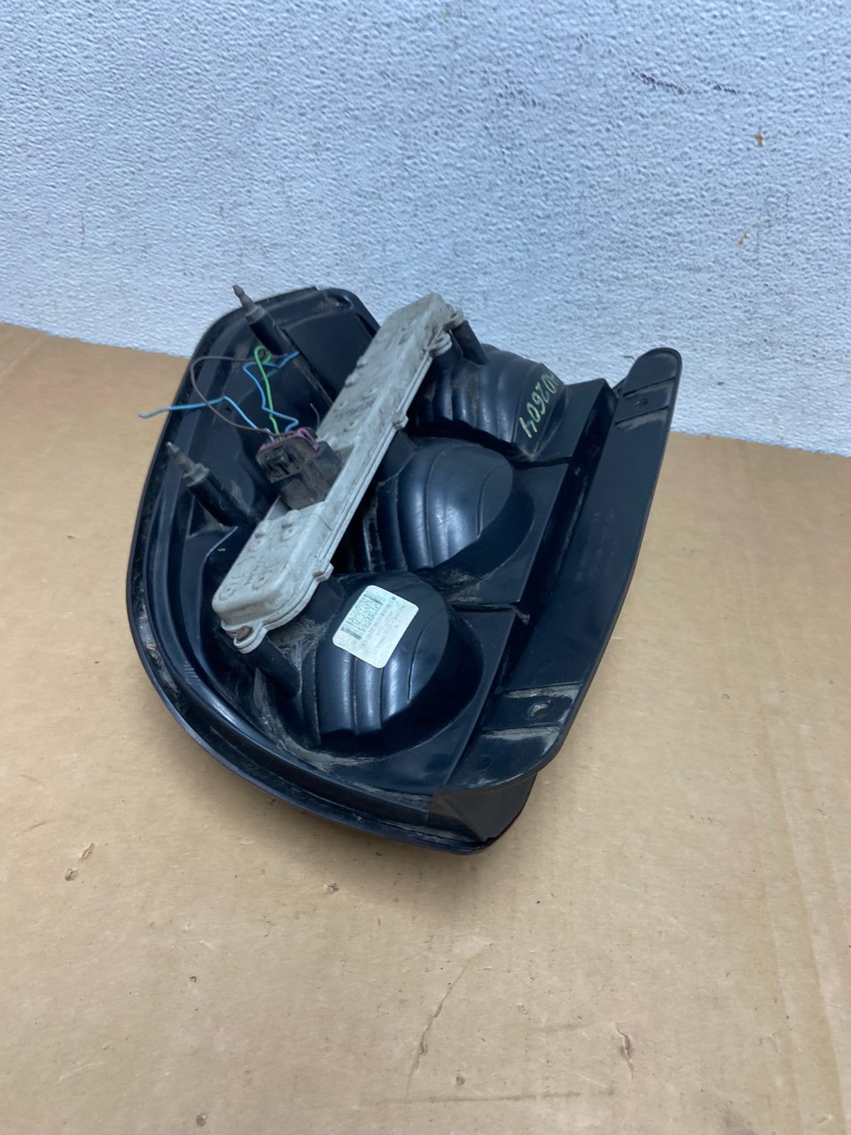 2002 to 2009 Chevrolet Trailblazer Left Driver LH Side Tail Light AD2604 LK6