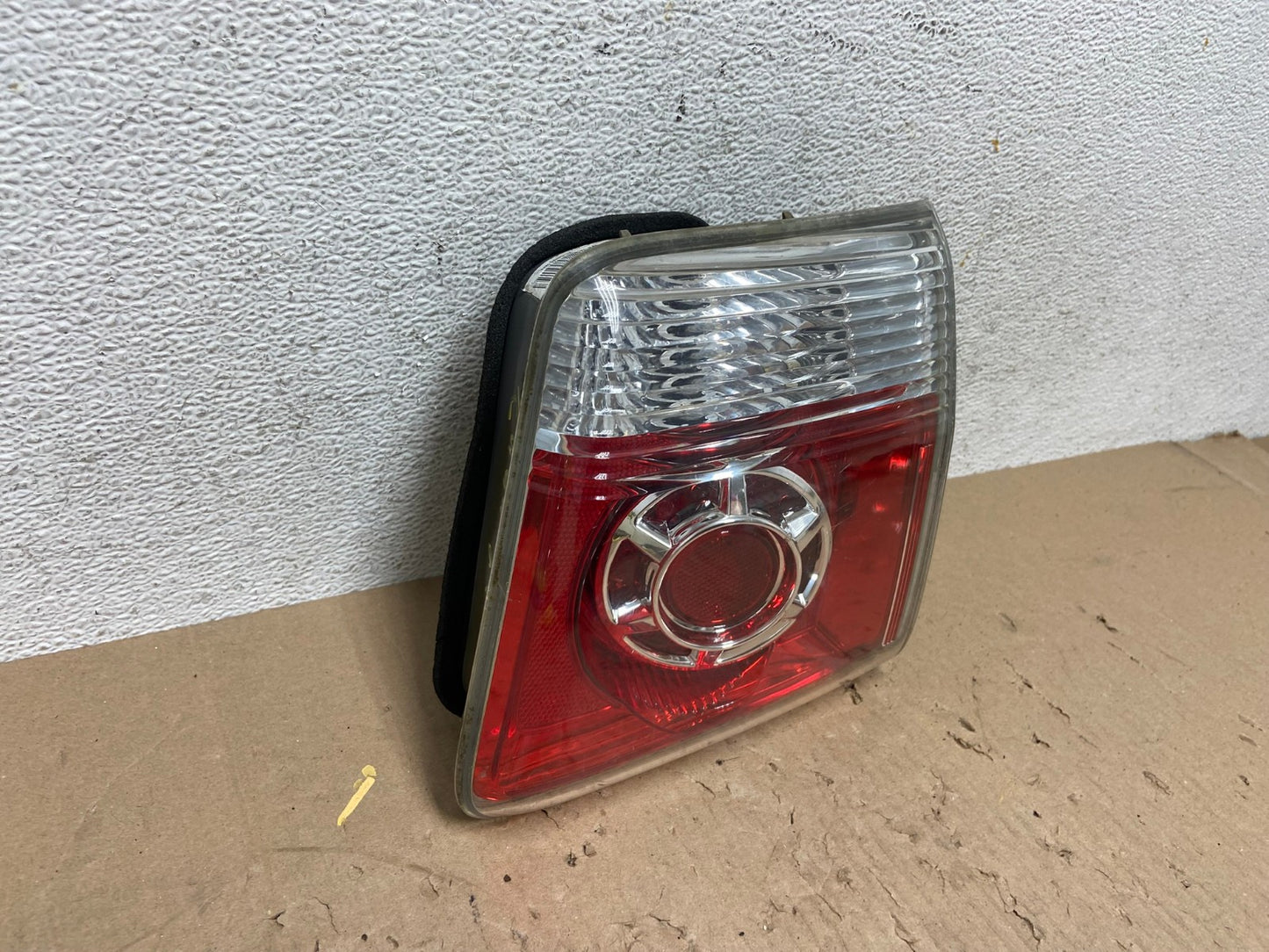 2007 to 2012 GMC Acadia Right Passenger Rh Hatch Tail Light Inner AE8887 LK2
