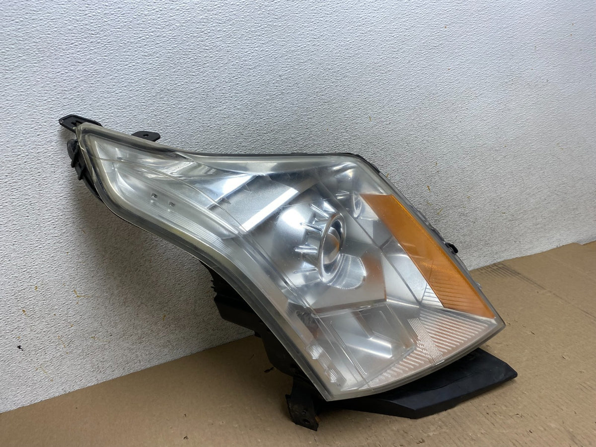 Halogen 2010 to 2016 Cadillac SRX Right Passegner Side Headlight AJ2142 DW2