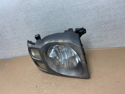2002 2003 2004 Nissan Xterra Right Passenger RH Side Headlight OEM AA9881 DW1