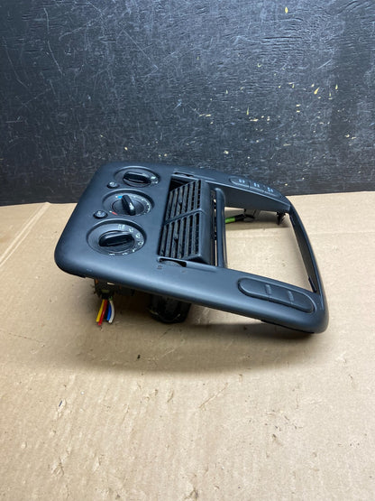 2002 to 2005 Ford Explorer Radio Dash Bezel Climate Control Air Vent AI6407 DG2