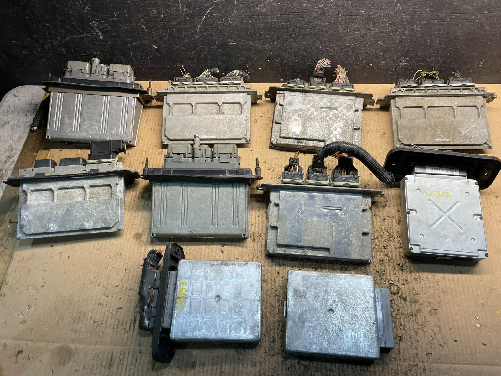 Mix of 10 Ford ECM Engine Computer Module V5475 PS0