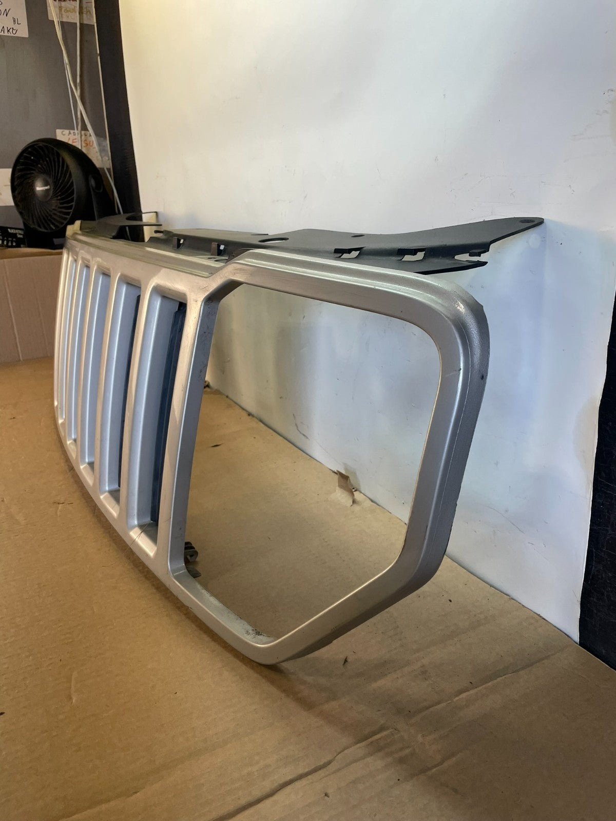 2008 2009 2010 2011 2012 Jeep Liberty Front Upper Grill Grille ag3155 DG1