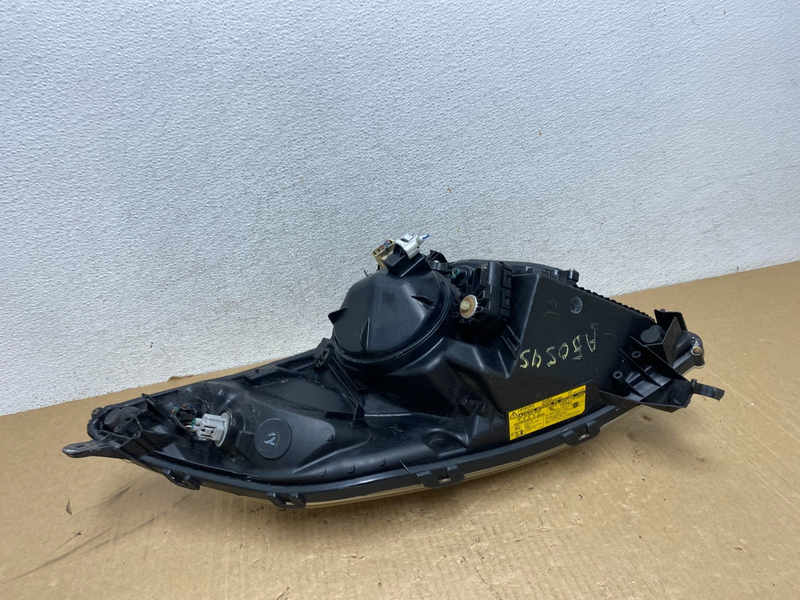 2004 - 2005 Toyota Prius Right Passenger RH Side Headlight Xenon Hid AG0545 DW4
