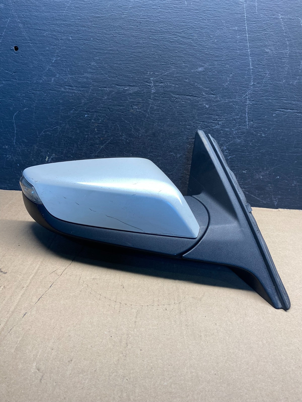 2016 to 2018 Chevrolet Malibu Right Passenger Turn Signal Door Mirror AE7689 DW0
