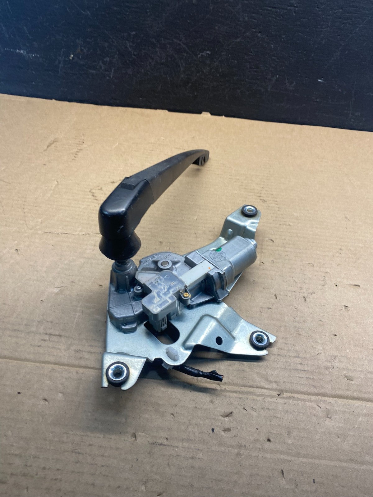 2011 to 2017 Infiniti QX56 QX80 Rear Wiper Motor OEM AC6842 DG1