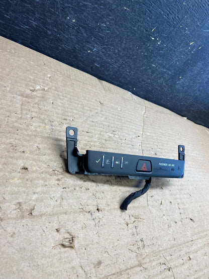 2013 - 2017 GMC Acadia Center Dash Hazard Warning Switch AF2373 DG2