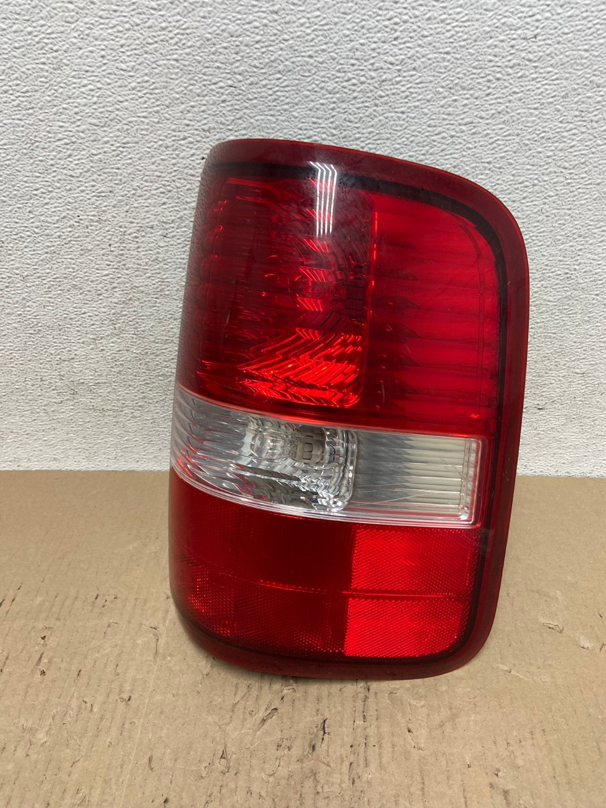 2004 to 2008 Ford F150 F-150 Right Passenger RH Side Tail Light AF5892 LK0
