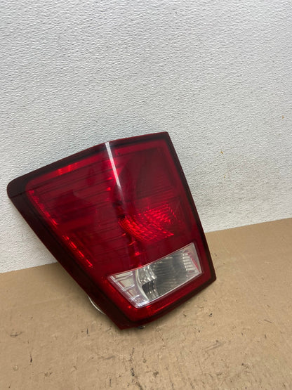 2007 2008 2009 2010 Jeep Grand Cherokee Left Driver Lh Tail Light AE6554 LK2