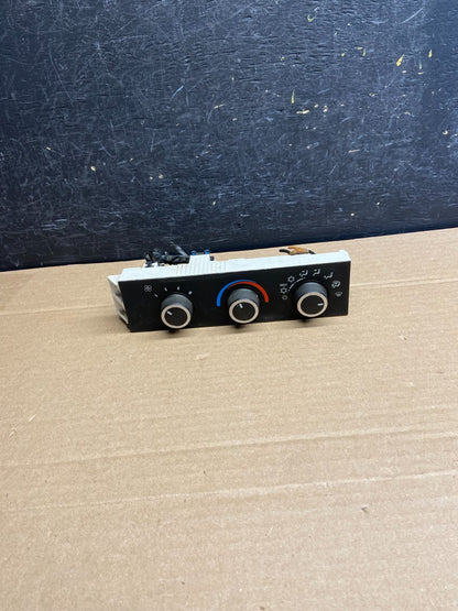 2008-2010 Chevrolet Express 1500 2500 3500 Climate Control Panel AG5014 DG0