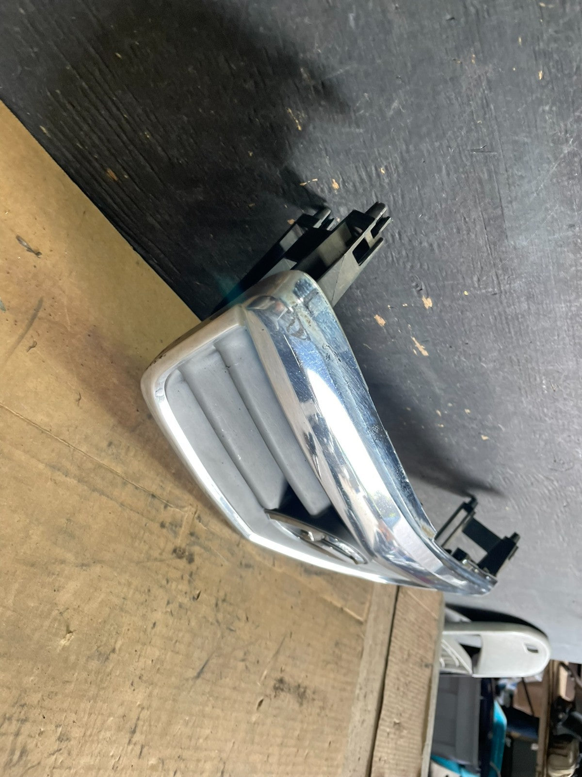 1999 Mazda 626 Front Upper Grill Grille Oem R0079 DG2
