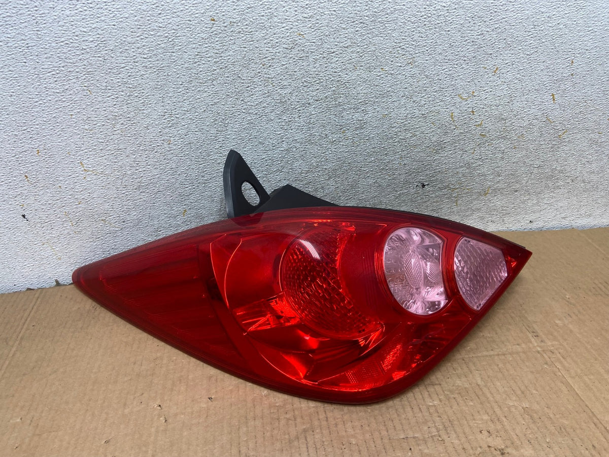 2007 - 2012 Nissan Versa Hatchback Left Driver Side Lh Tail Light AI6983 LK0