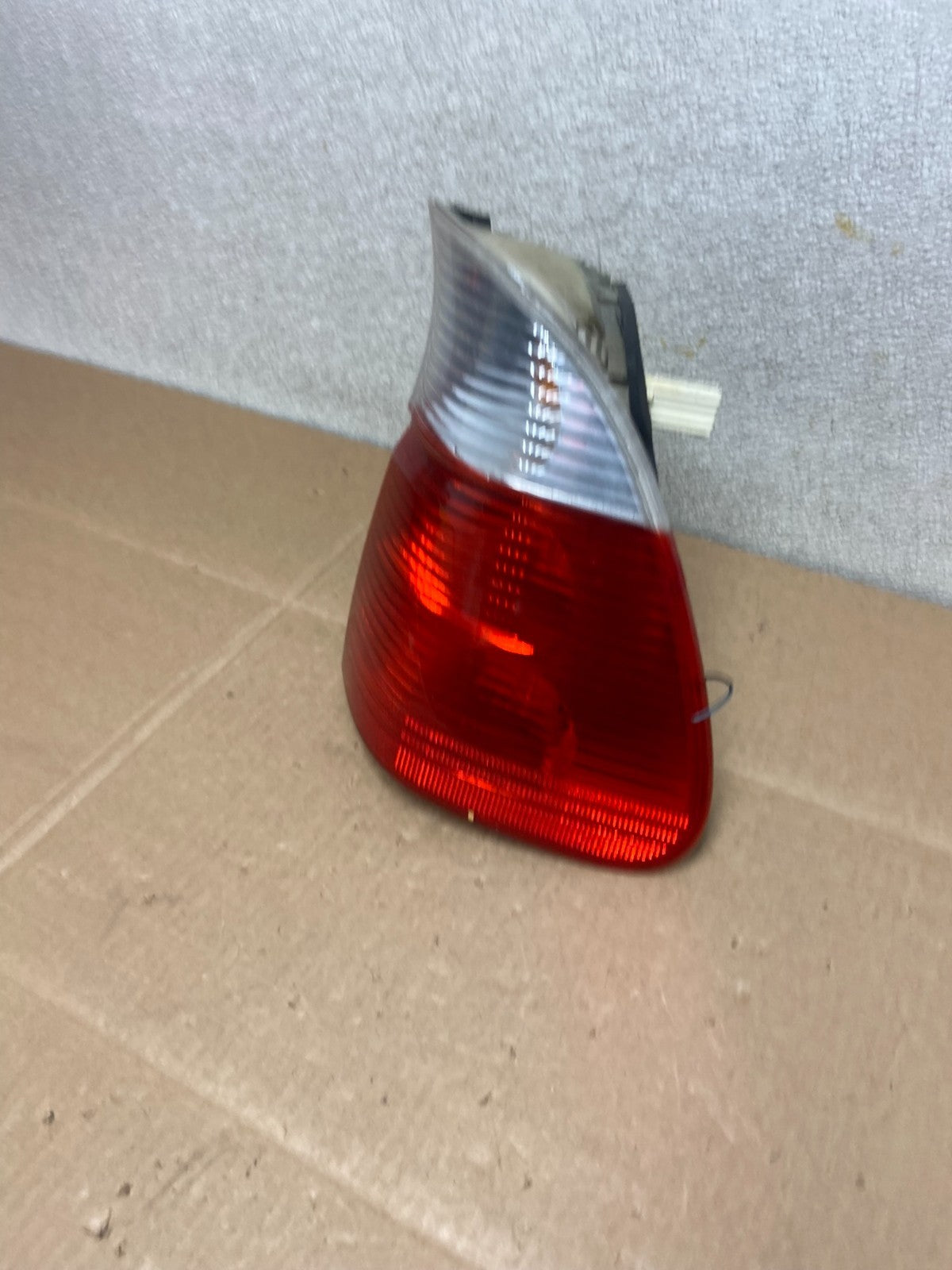 2004 2005 2006 BMW E53 X5 Right Passenger Rh Side Tail Light Oem Y8488 DW1