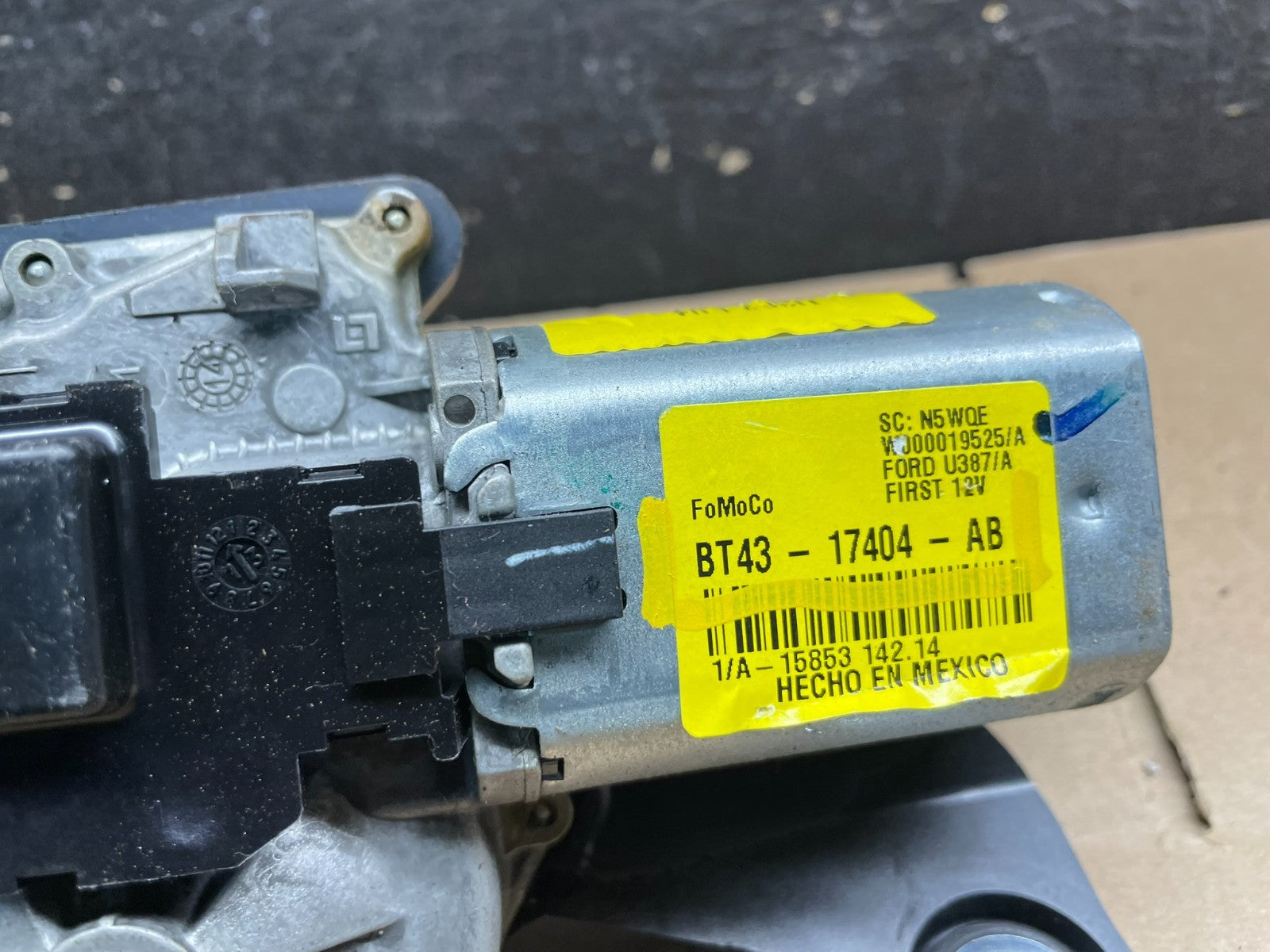 2011 to 2014 Ford Edge Licnoln MKX Rear Windshield Wiper Motor OEM v9046 DG6