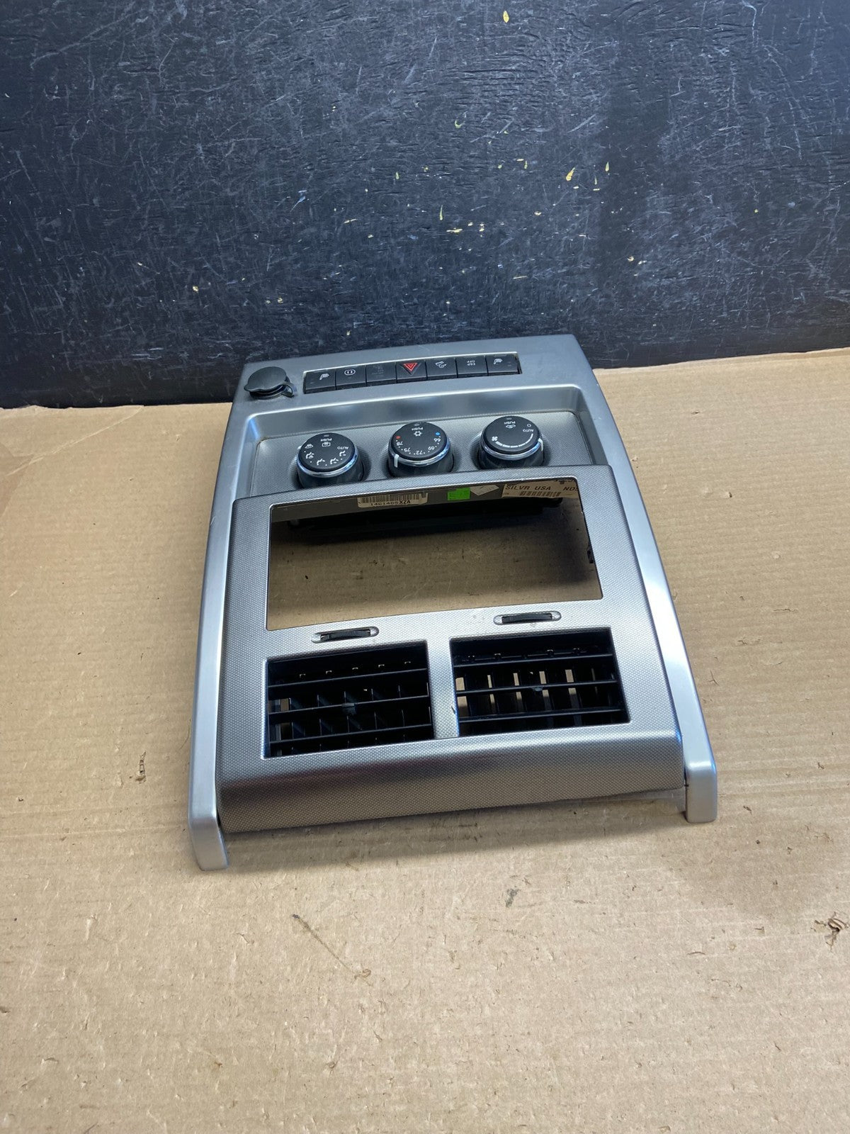 2008 to 2012 Jeep Liberty Dash Climate Temperature Control Radio Bezel AH1558 DG3