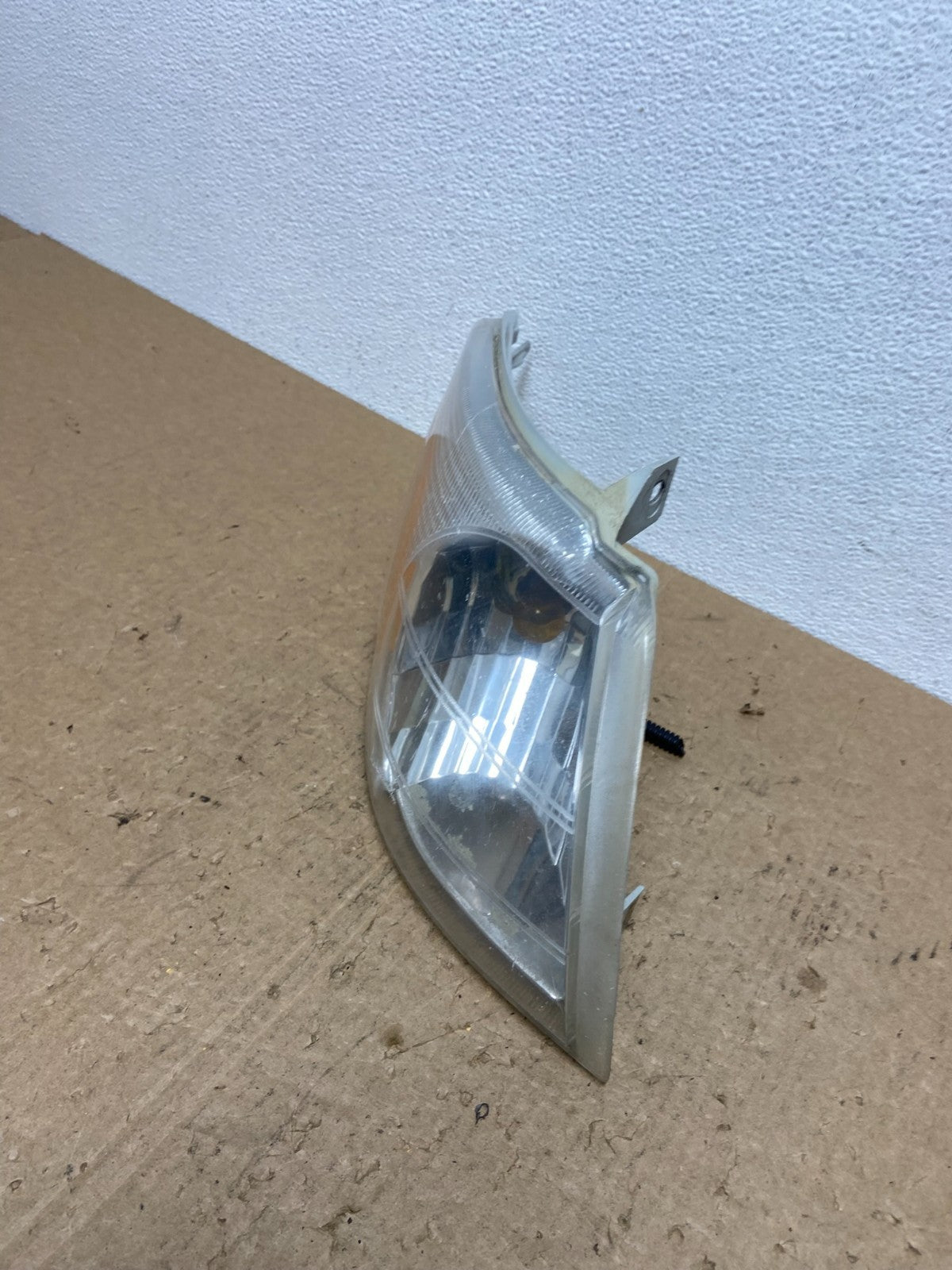 1997 - 2005 Pontiac Montana Venture Front Right Passenger Turn Signal AC1522 DG1