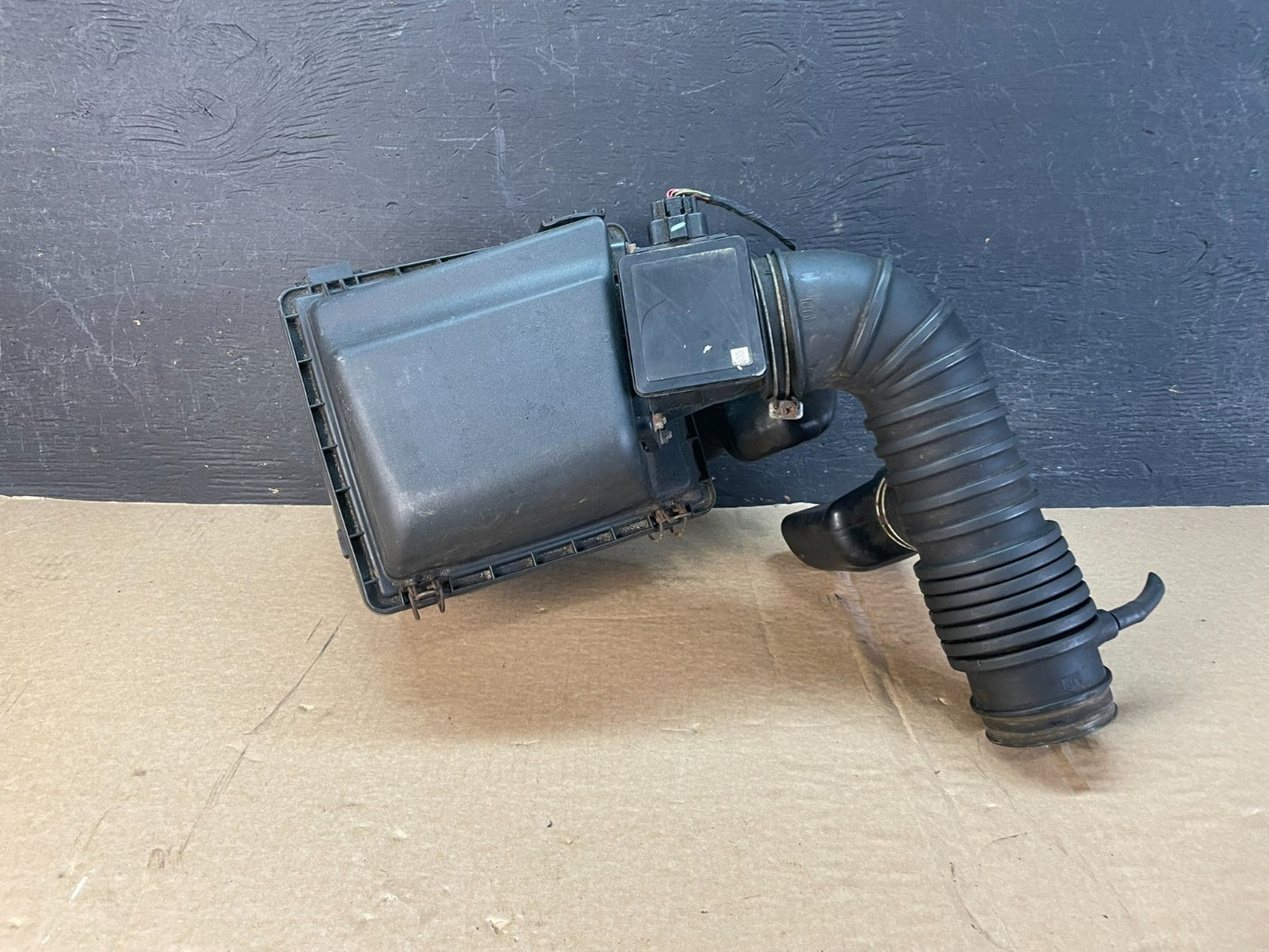 2001 2004 Mitsubishi Montero Sport 3.5 Air Intake Tube Resonator AF5330 DG0