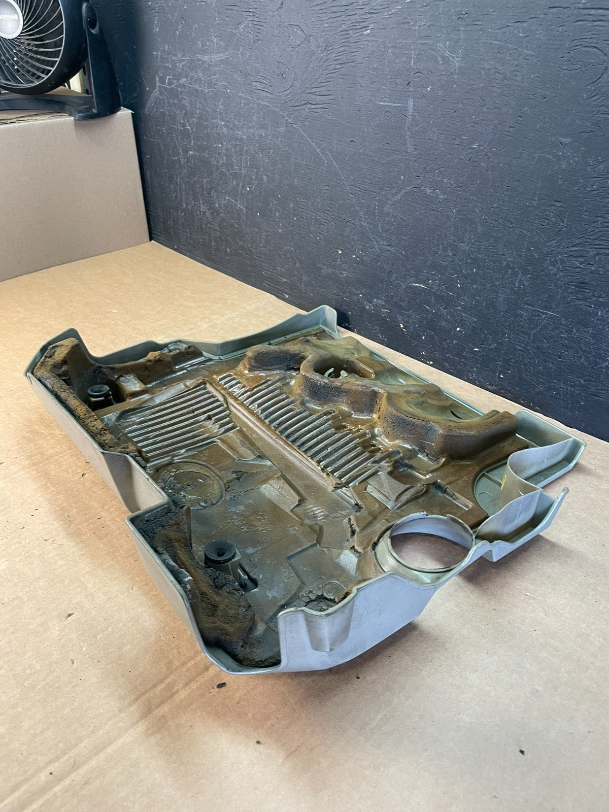 2008 to 2010 Toyota Highlander Top Engine Cover Lid AE8357 DW4