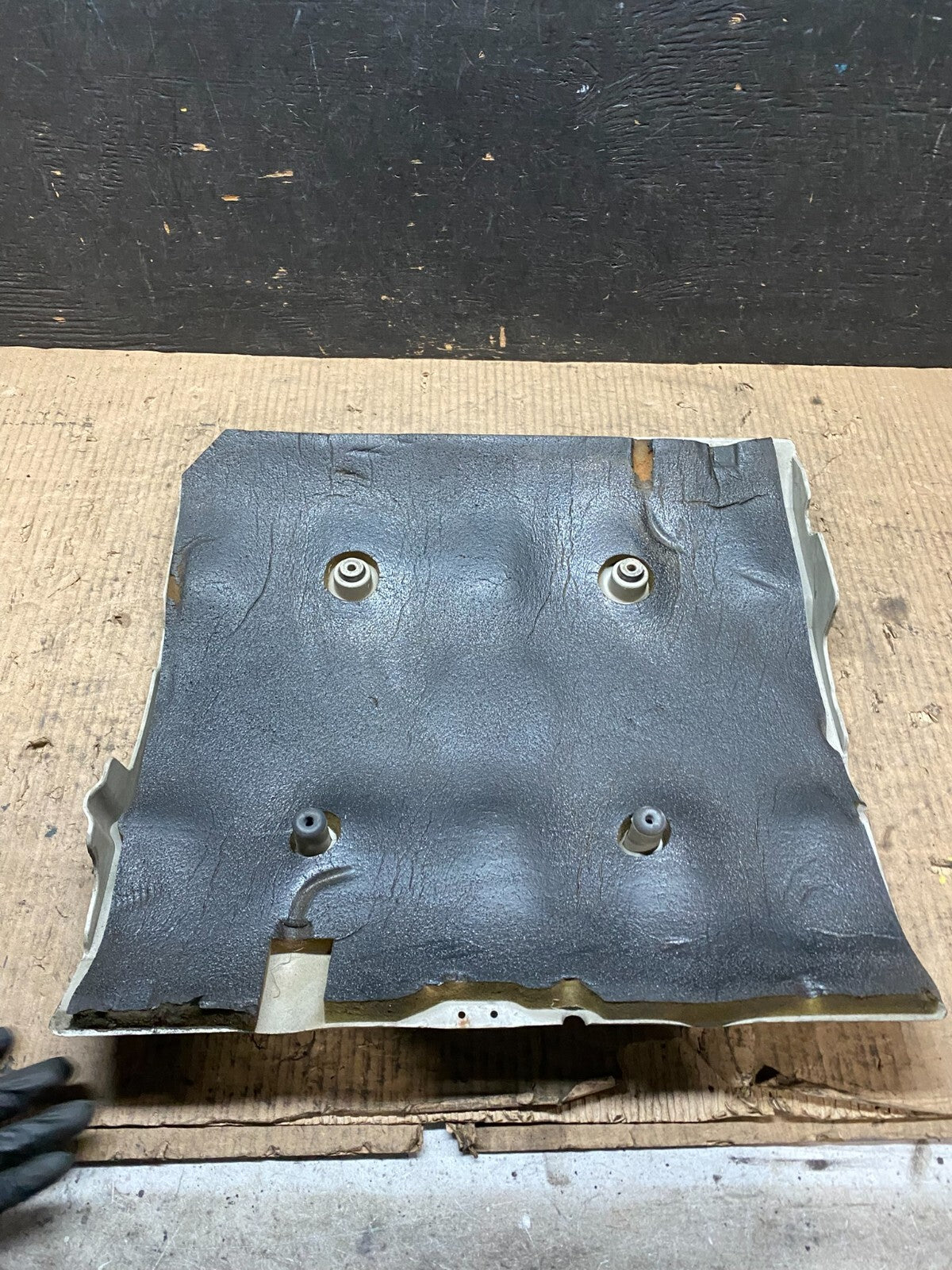2001 to 2004 Cadillac Deville Seville Northstar Engine Motor Cover N3139 DG5