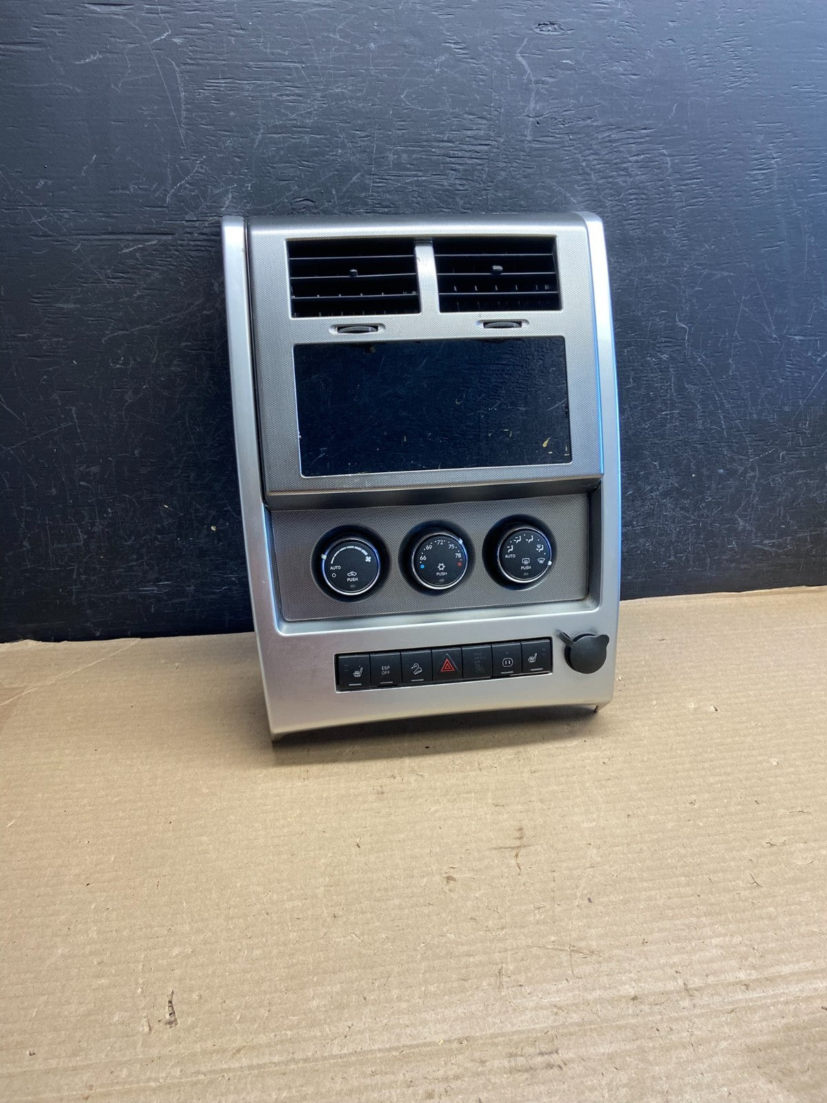 2008 to 2012 Jeep Liberty Dash Climate Temperature Control Radio Bezel AH1558 DG0