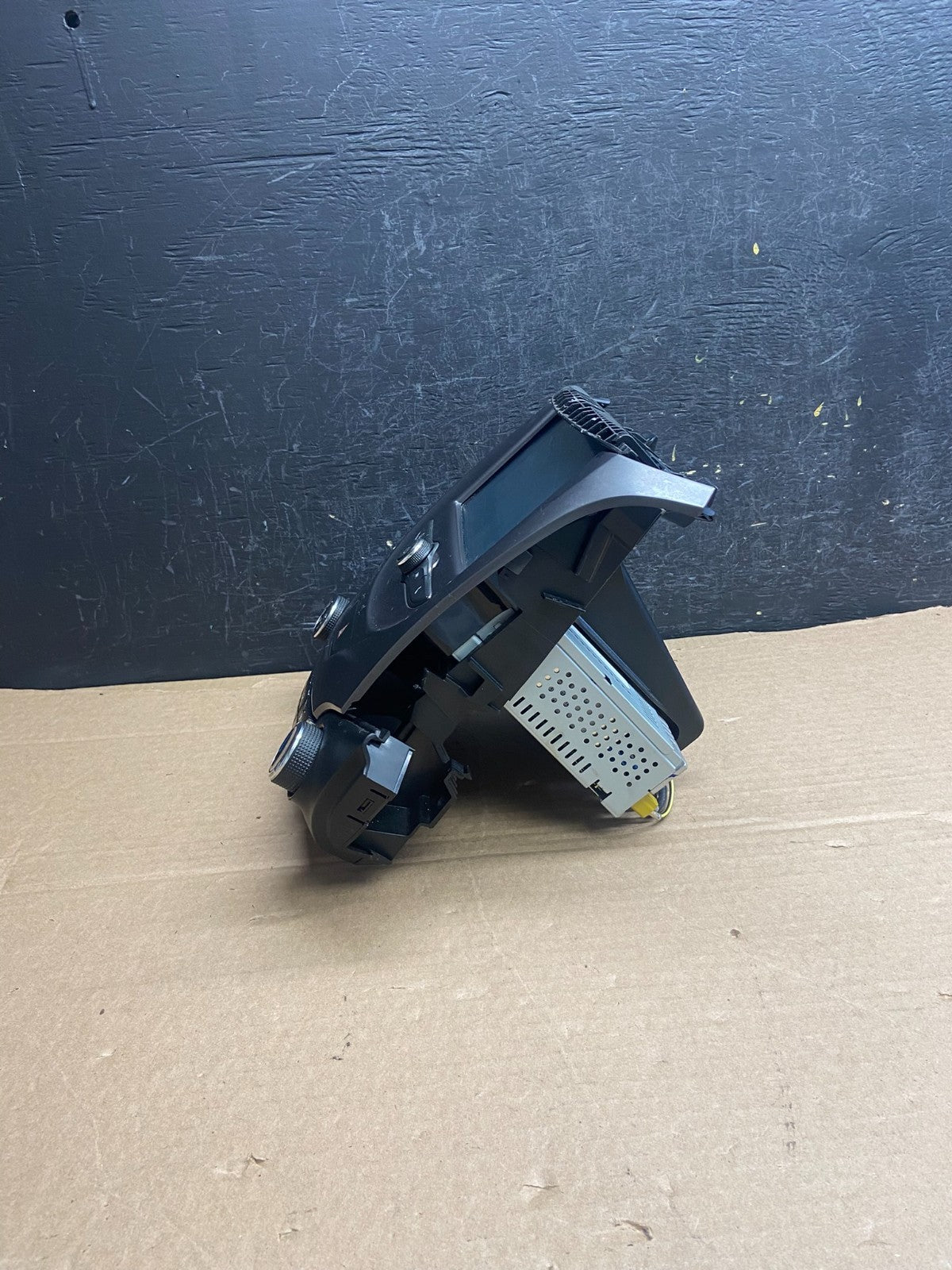 2017 to 2018 Chevrolet Cruze Malibu Sonic Trax Radio Display Screen af2443 DG2