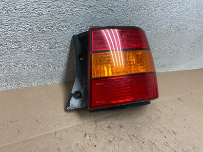 1998 1999 2000 Lexus LS400 Right Passenger RH Side Tail Light OEM Z6237 DW2