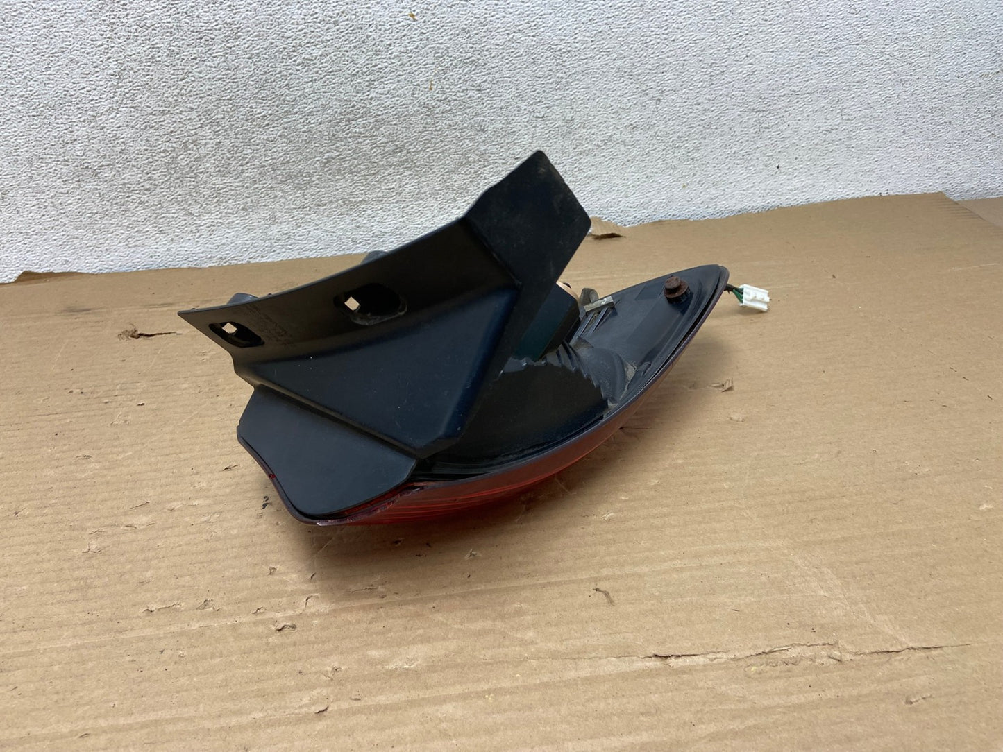 2006-2007 Subaru Tribeca B9 Right Passenger Rh Side Tail Light AG8141 LK5