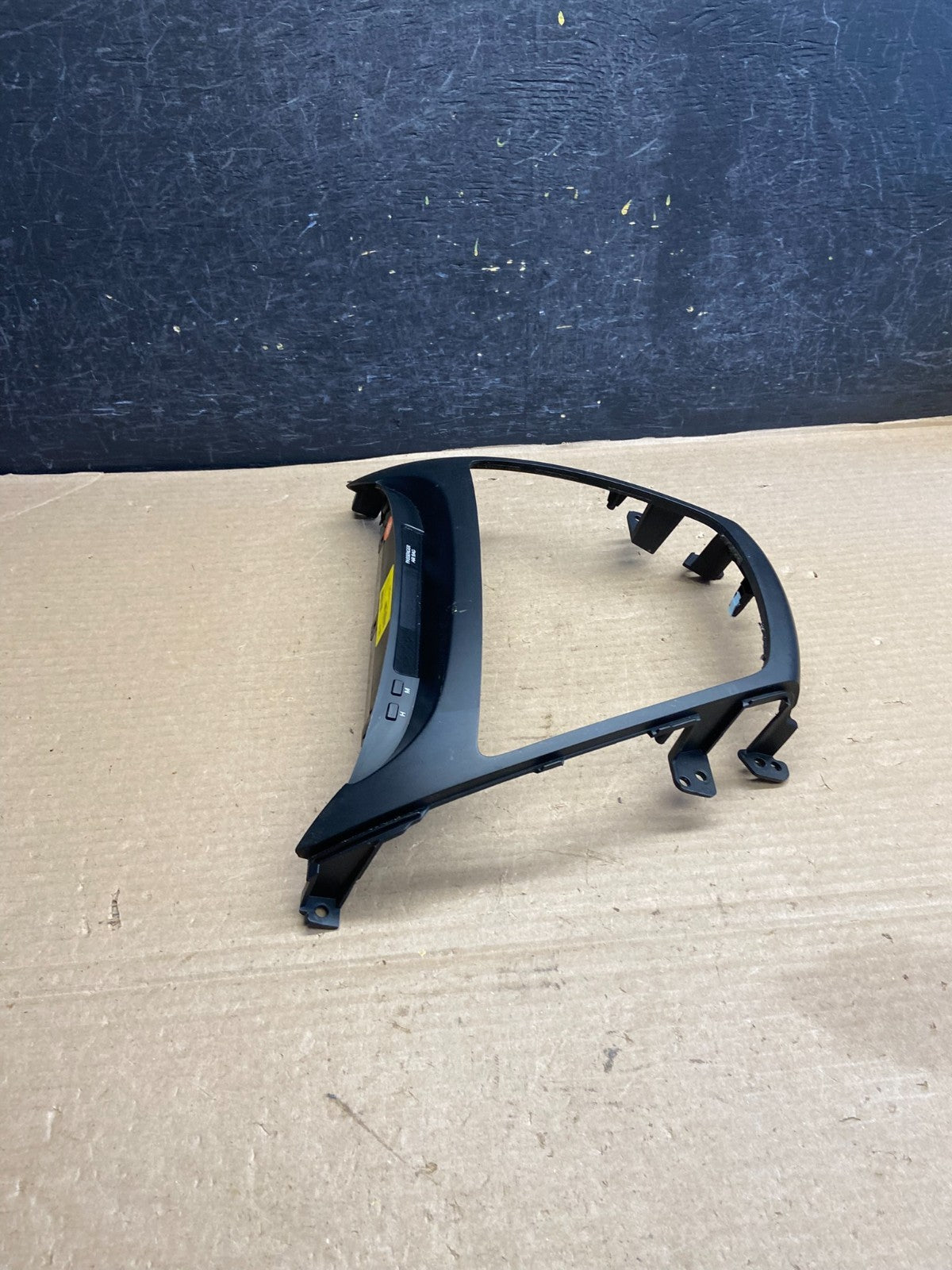 2014-2016 Hyundai Elantra Center Radio Climate Control Air Vent Bezel AH1565 DG1