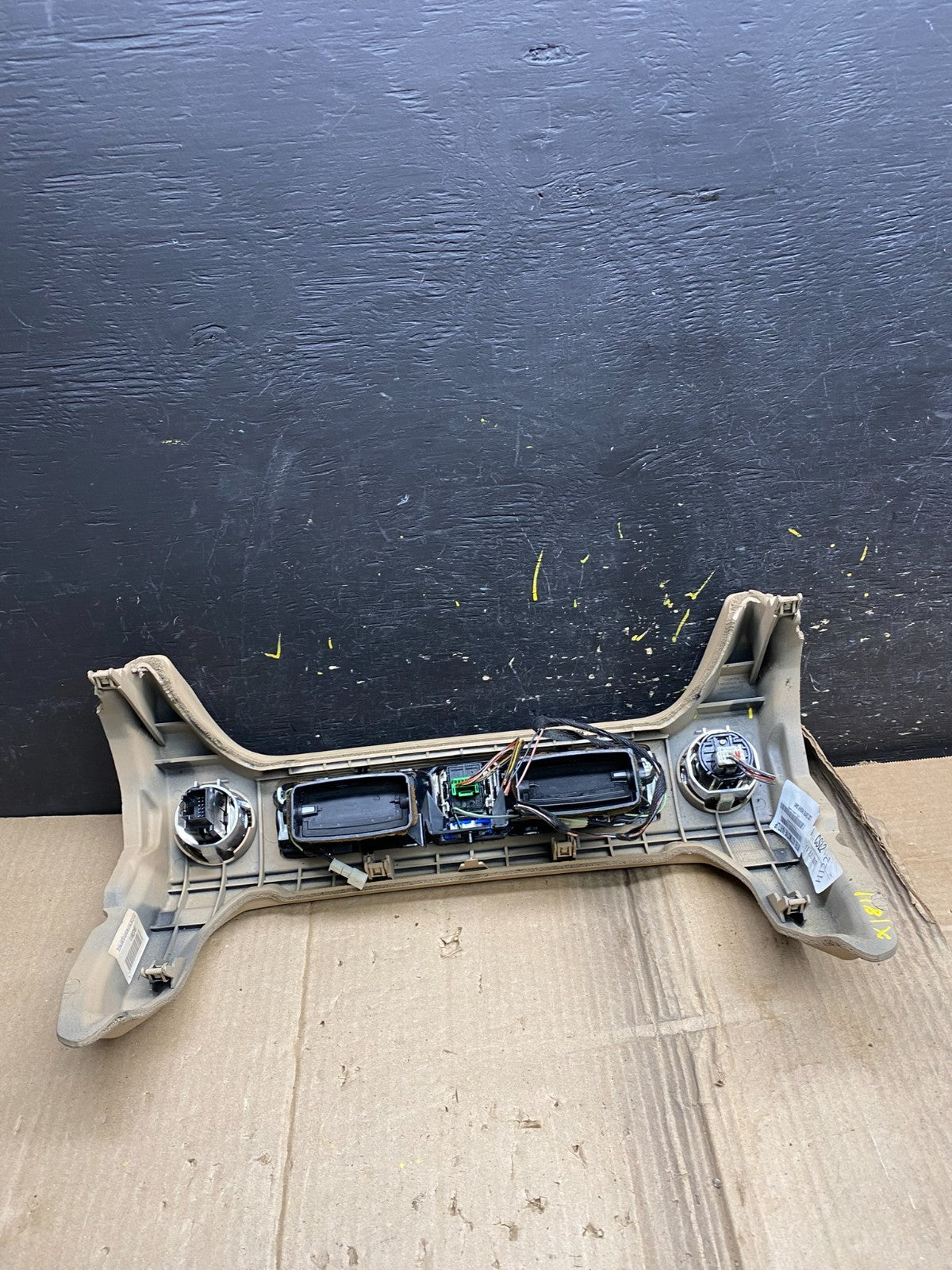 2010 2011 2012  Land Rover Range Rover Center Dash Air Vent Trim Oem X1811 DG4