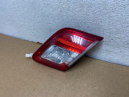 2010 - 2011 Toyota Camry Right Passenger RH Side Inner Tail Light AG1973 DW1
