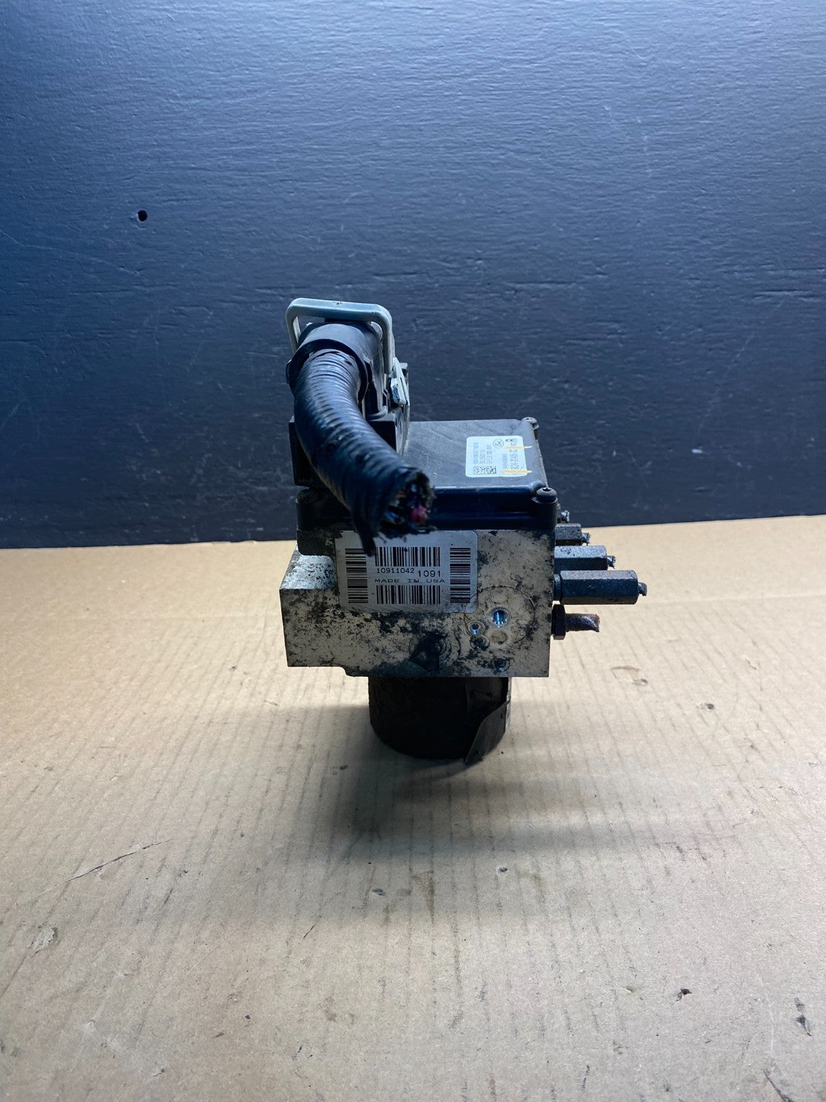 2011 - 2014 Ford E250 E350 Van  ABS Anti Lock Brake Pump Module Oem ac2469 DG4