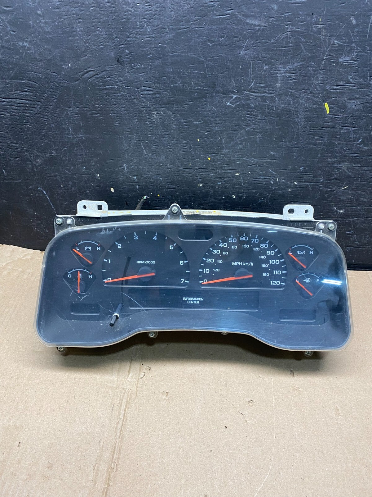 2001 2002 2003 Dodge Durango Speedometer Instrument Cluster Gauge j3135 PS0