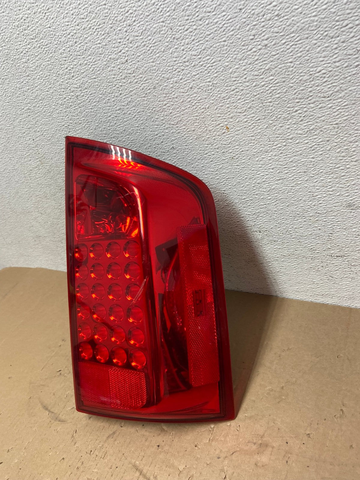 2004 to 2010 Infiniti Qx56 Right Passenger RH Side Tail Light AD7710 LK2